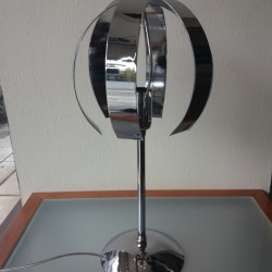 Επιτραπέζιο φωτιστικό με μέταλλο N.4002