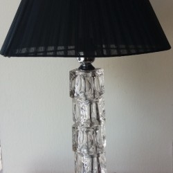 Επιτραπέζια λάμπα Ν.4011 Επιτραπέζια λάμπα Ν.4011