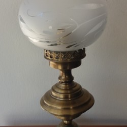 Επιτραπέζιο φωτιστικό αντίκα Ν.4019 Επιτραπέζιο φωτιστικό αντίκα Ν.4019